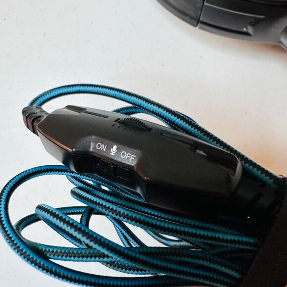 Ziumier Pro Gaming Headset Z66 With RGB Lighting & Noise Cancelling Mic - Picture 10 of 15